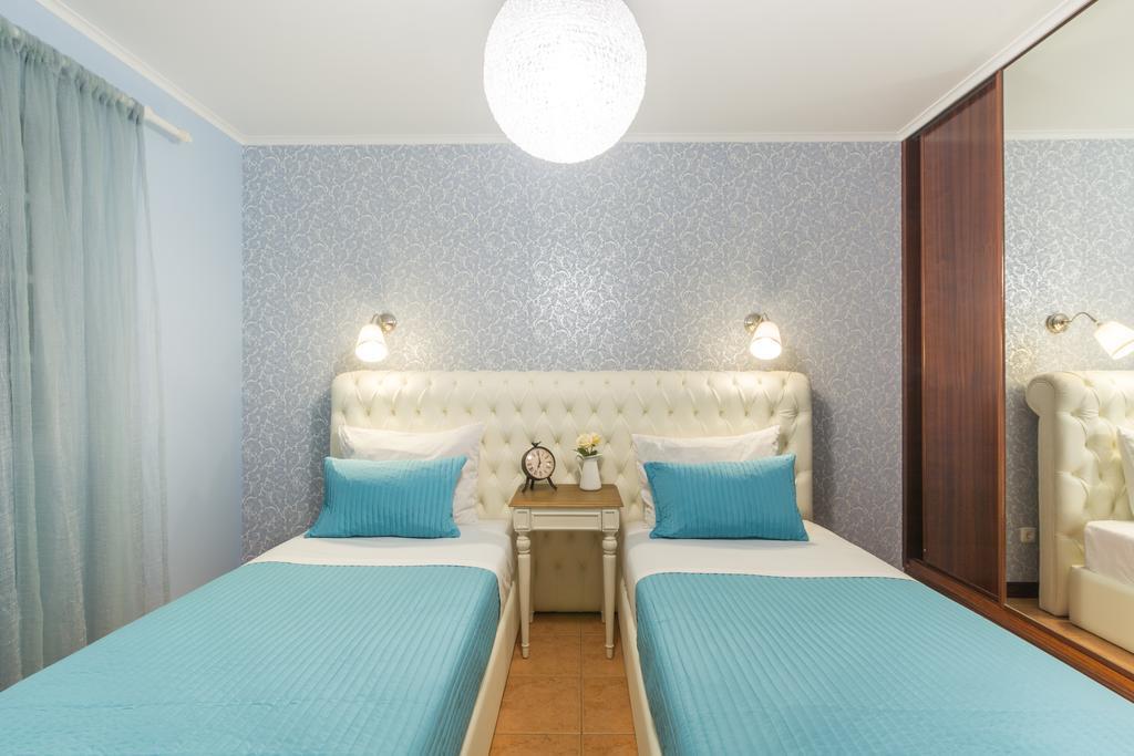 Azor Beach Lodge 蓬塔德尔加达 外观 照片